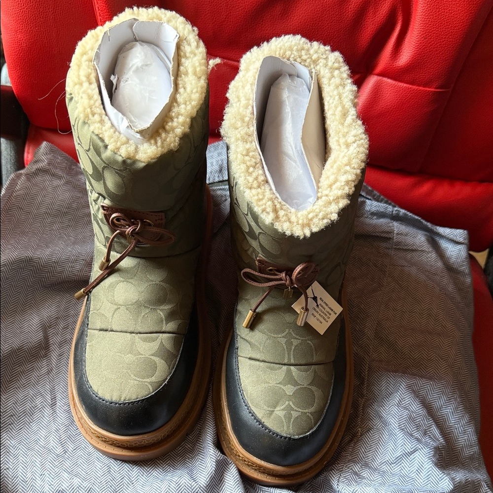 Coach Green and Black Winter Boots